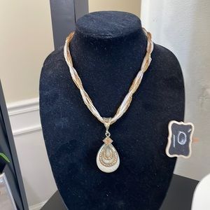 Women’s necklace
